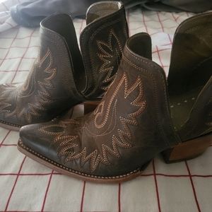 Ariat Dixon Brown booties